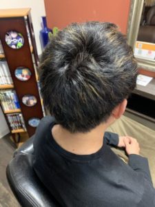 シルバーヘアをブリーチ一撃で